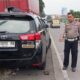 Diduga Mengantuk, Sopir Innova Hitam Tabrak Truk Tronton Di Cilacap