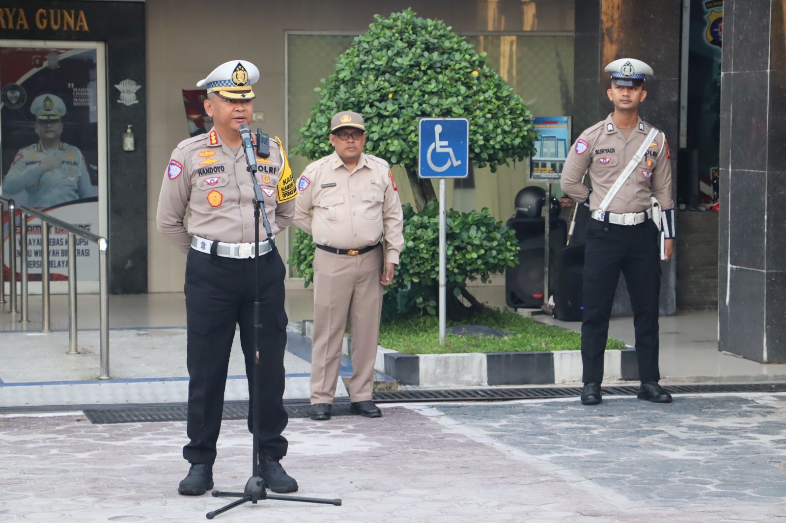 Dirlantas Polda Kalteng Ingatkan Anggota Untuk Disiplin Dan Maksimalkan Pelayanan