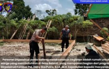 Ditpolairud Polda Kalteng Bedah Rumah Warga Di Desa Belanti, Sampit