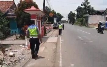 Dua Tewas, Minibus Tabrak Kerumunan Warga Di Depan Sd Cilacap