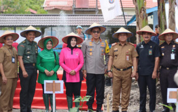 Dukung Ketahanan Pangan, Polda Kalteng Dan Bhayangkari Tebar 5000 Benih