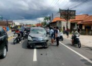 Grand Livina Menabrak Truk Di Jalan Jogja Magelang, Kecelakaan Renggut 1