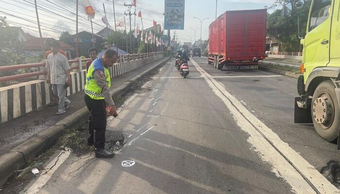 Hindari Lubang, Dua Wanita Tewas Terseruduk Truk di Pantura Batang