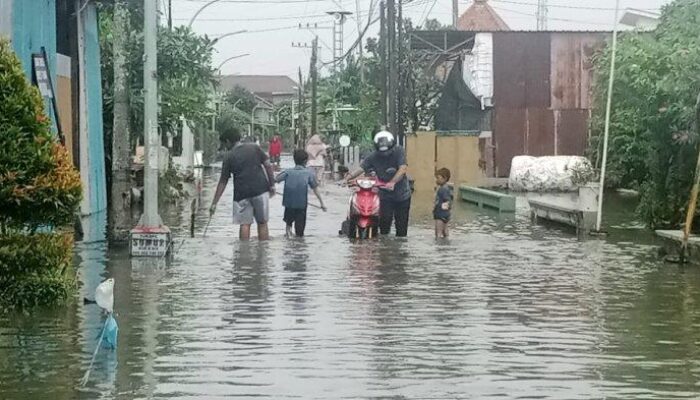 Hujan Deras Guyur Semarang, Banjir dan Longsor Terjang Sejumlah Wilayah