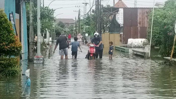 Hujan Deras Guyur Semarang, Banjir Dan Longsor Terjang Sejumlah Wilayah