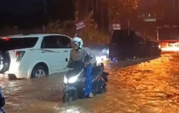 Jalur Jepara Kudus Lumpuh Akibat Banjir, Pengendara Diminta Cari Rute Alternatif