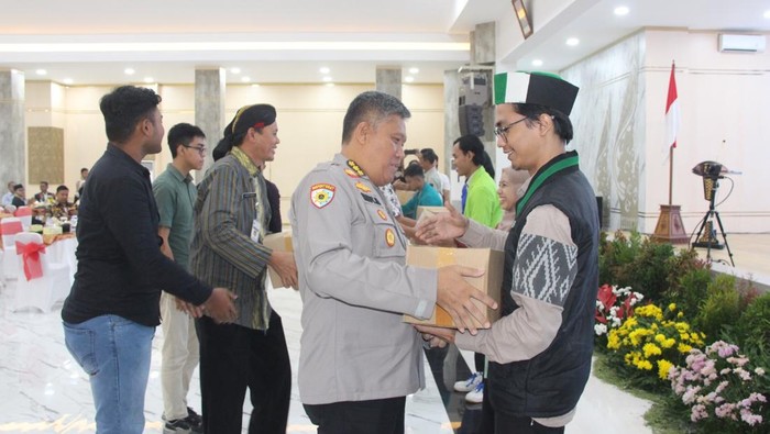 Jelang Ramadan, Polisi Gandeng Mahasiswa Bantu Warga Dengan 6.790 Paket