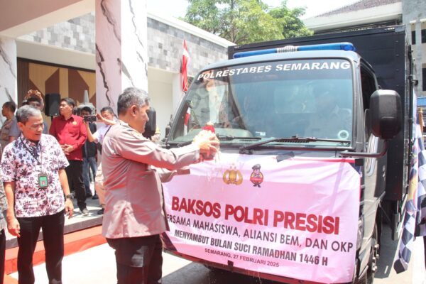 Jelang Ramadhan, 6790 Paket Sembako Didistribusikan Polda Jateng Dan Mahasiswa