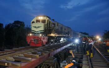 Jembatan Sementara Difungsikan, Rel Di Grobogan Yang Terendam Banjir Kembali