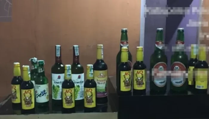 Razia di Kafe Kajen dan Doro, Polisi Sita Puluhan Botol Minuman Keras