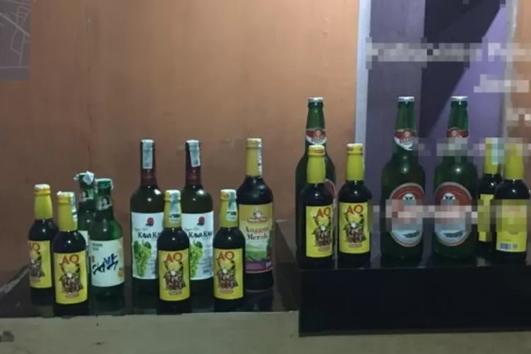 Kafe Di Kajen Dan Doro Dirazia, Polisi Temukan Puluhan Botol