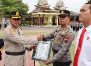 Kapolres Grobogan Beri Penghargaan Kapolsek Penawangan Atas Keberhasilan Ungkap Kasus