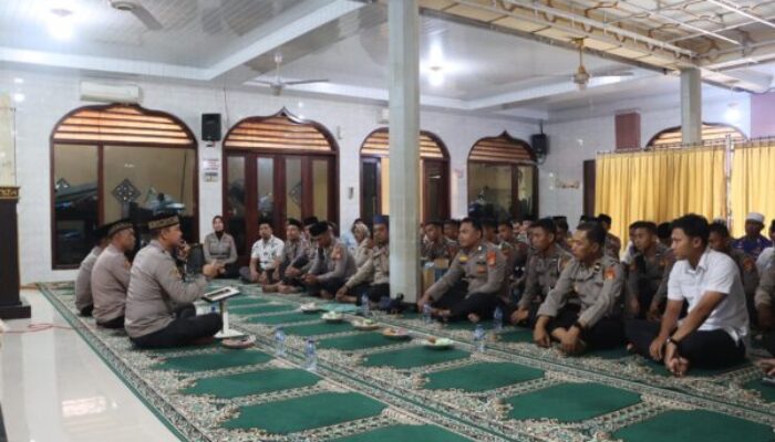 Kapolres Jembrana Hadiri Binrohtal, Dorong Personel Perkuat Iman dan Moral