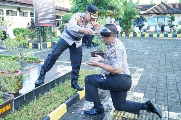 Kapolres Jembrana: Kenaikan Pangkat Dan Penghargaan Adalah Bukti Dedikasi Personel