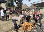 Kebakaran di Demak, Polisi Bergerak Cepat Bantu Warga Terdampak