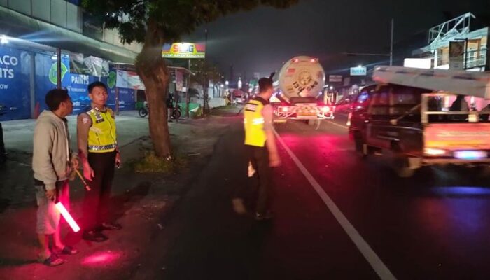 Pendeta Lansia Tewas di Tempat, Truk Tronton Hantam Pejalan Kaki di Boyolali