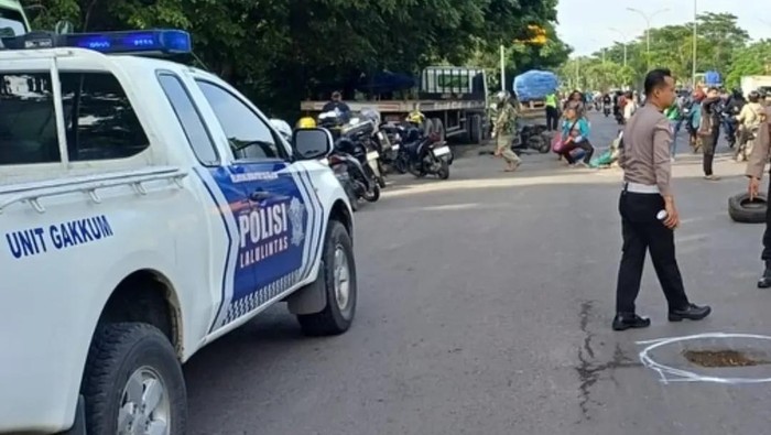 Kecelakaan Tragis Di Yos Sudarso Semarang, Pasutri Tewas Akibat Jalan