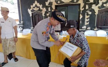 Lewat Minggu Kasih, Kapolres Jembrana Berikan Bantuan Kepada Warga Pulukan