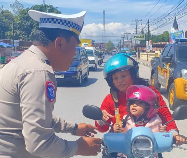 Lewat Operasi Toba 2025, Polres Humbahas Ajak Warga Tertib Lalu