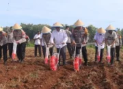 Mendukung Ketahanan Pangan, Polres Pemalang Tanam Jagung Di Lahan Tidur