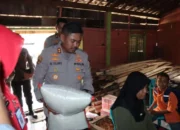 Peduli, Kapolres Grobogan Kunjungi Bocah 7 Tahun Yang Diasuh Ibu