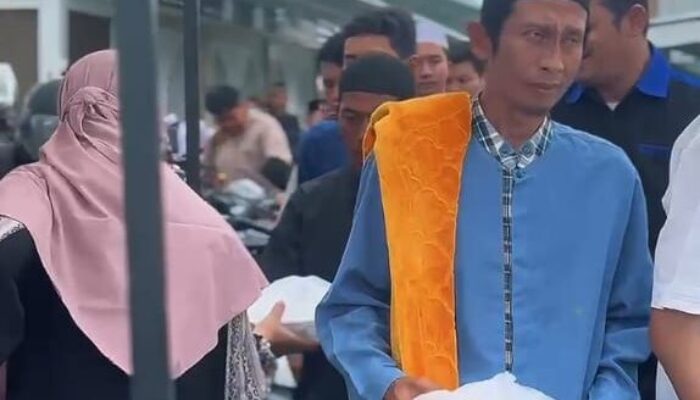 Peduli Sesama, DKM Natabel Jannah Palangkaraya Adakan Kegiatan Amal Jumat Berkah