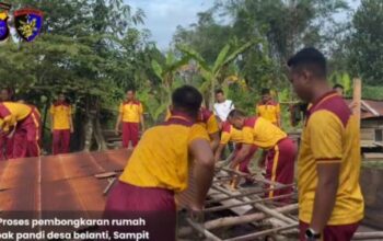 Peduli Warga, Ditpolairud Polda Kalteng Lakukan Bedah Rumah Di Desa