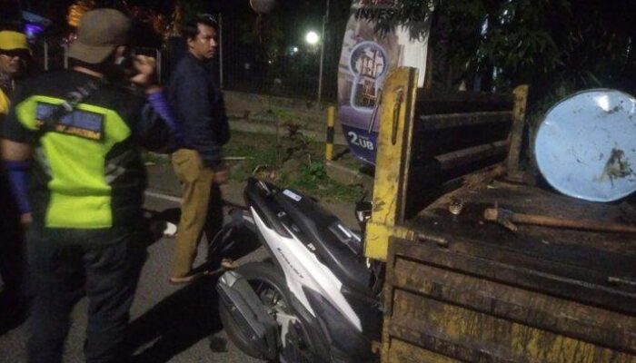 Kecelakaan di Soehat Malang, Pemotor Honda Vario Hantam Bak Truk