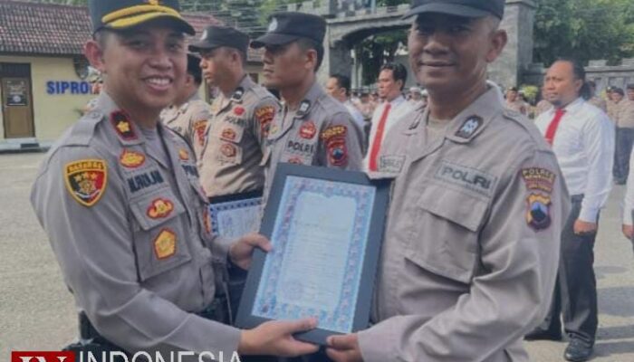 Dedikasi 15 Tahun Jadi Marbot, Aiptu Suwarjo Dapat Penghargaan dari Kapolres Rembang