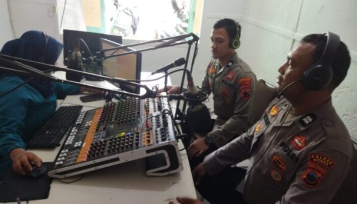 Polres Batang Gelar Sosialisasi di Radio MFM, Ajak Warga Patuhi Aturan Berlalu Lintas