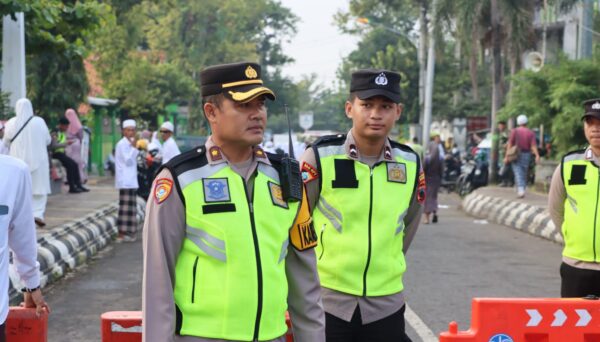 Polres Demak Kawal Jalannya Haul Akbar Al Khidmah 2025