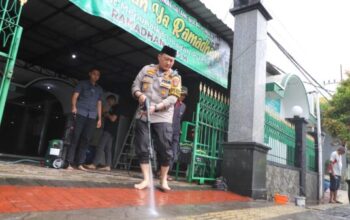 Polresta Malang Kota Bersama Mahasiswa Salurkan Bantuan Ke Masyarakat