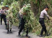 Polri Dan Tni Kompak Gelar Karya Bakti Bersama Di Malang