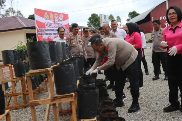 Program Pekarangan Pangan Lestari Resmi Diluncurkan Kapolres Humbahas