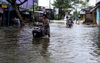 Ratusan Rumah Di Sayung Demak Terendam Banjir, Warga Diminta Waspada