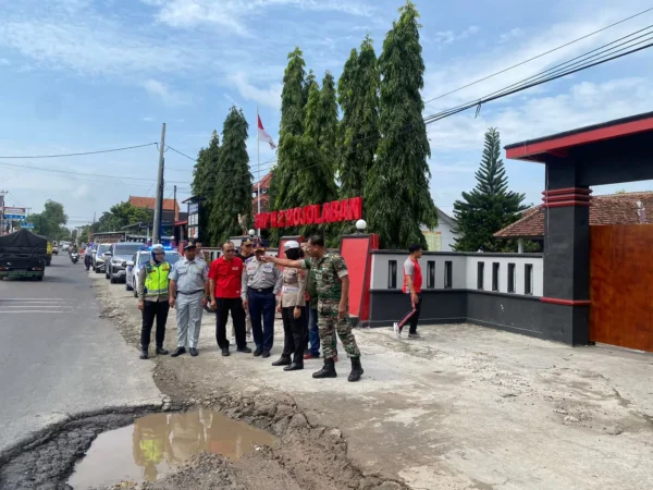 Satlantas, Dishub, Dan Jasa Raharja Cek Kondisi Jalan Bekonang Mojolaban