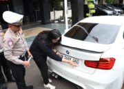 Satlantas Polresta Malang Kota Bertindak! Bmw Berpelat Palsu Tak Bisa