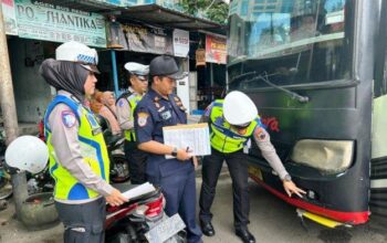 Satlantas Polresta Pati Lakukan Pemeriksaan Bus Di Terminal Kembangjoyo Menyambut