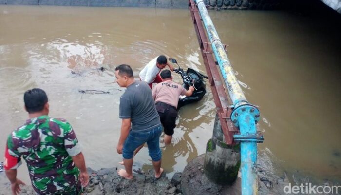 Heboh! Motor PCX Tanpa Pemilik Tercebur di Sungai Citywalk Sukoharjo