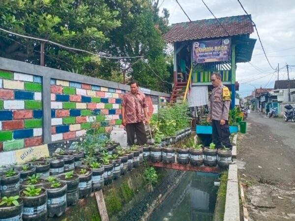 Sinergi Polres Jembrana Dan Warga: Kembangkan Pekarangan Pangan Bergizi