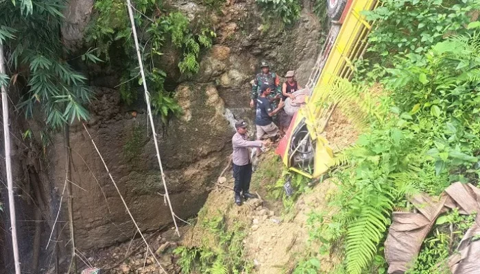 Kecelakaan Truk di Grobogan, Sopir Tewas Setelah Masuk Jurang Sungai