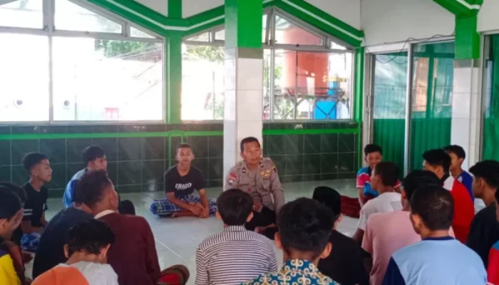 Tak Hanya Bertugas, Aipda Haryono Ajarkan Anak Panti Asuhan Baca Alquran