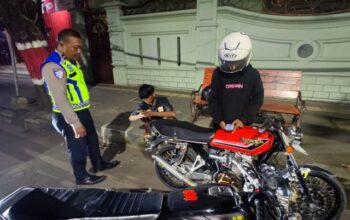 Tiga Remaja Balap Liar Dengan Motor Lawas, Polisi Grobogan Bertindak