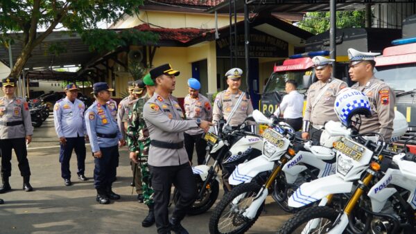 Tingkatkan Kesadaran Masyarakat Berlalu Lintas, Polres Batang Gelar Operasi Keselamatan