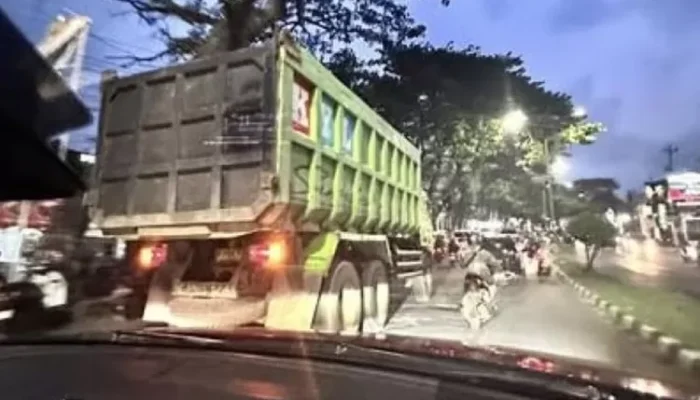 Truk Melintas di Jalur Silayur Ngaliyan Saat Jam Ramai, Warga Resah