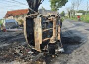 Kecelakaan di Grobogan, Mobil Pikap Muatan Tiner Terbakar Total