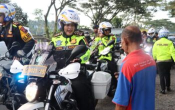 Akbp ratna susuri jalan utama kabupaten semarang dengan sepeda motor