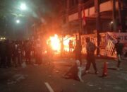 Aksi Tolak UU TNI di Malang Memanas, Pendemo Serang dengan Petasan dan Molotov