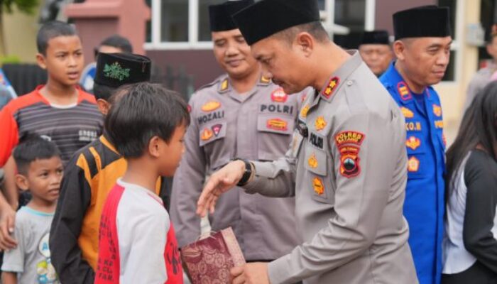 Bagikan Takjil dan Buka Puasa Bersama Polri-Media: Wujud Nyata Sinergi Untuk Masyarakat