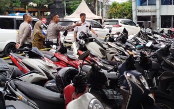 Bawa dokumen kendaraan, mahasiswa ambil motor di polresta malang